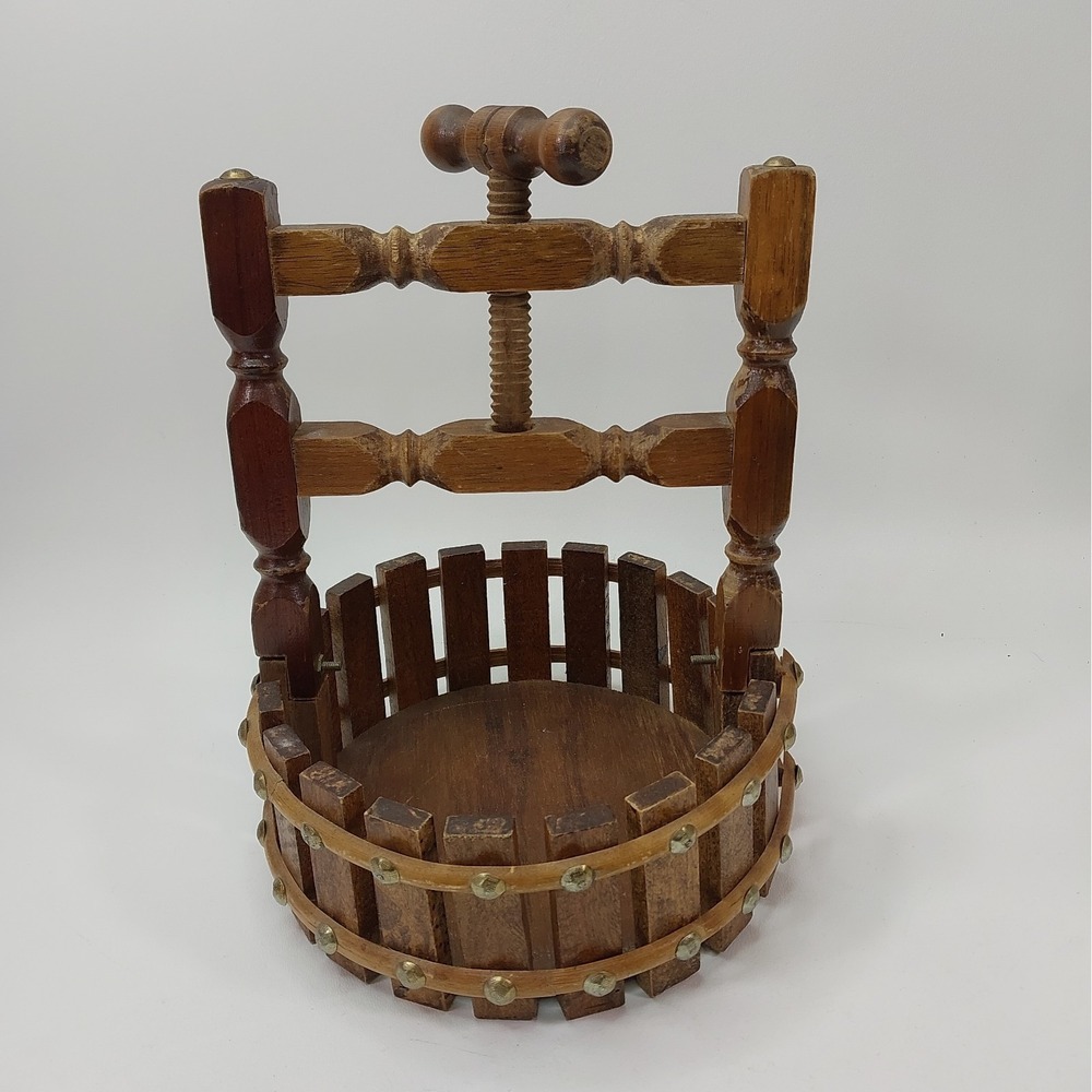 Vintage Wood Nut Cracker Wishing Well Bowl Screw Top Maple Brown Bowl